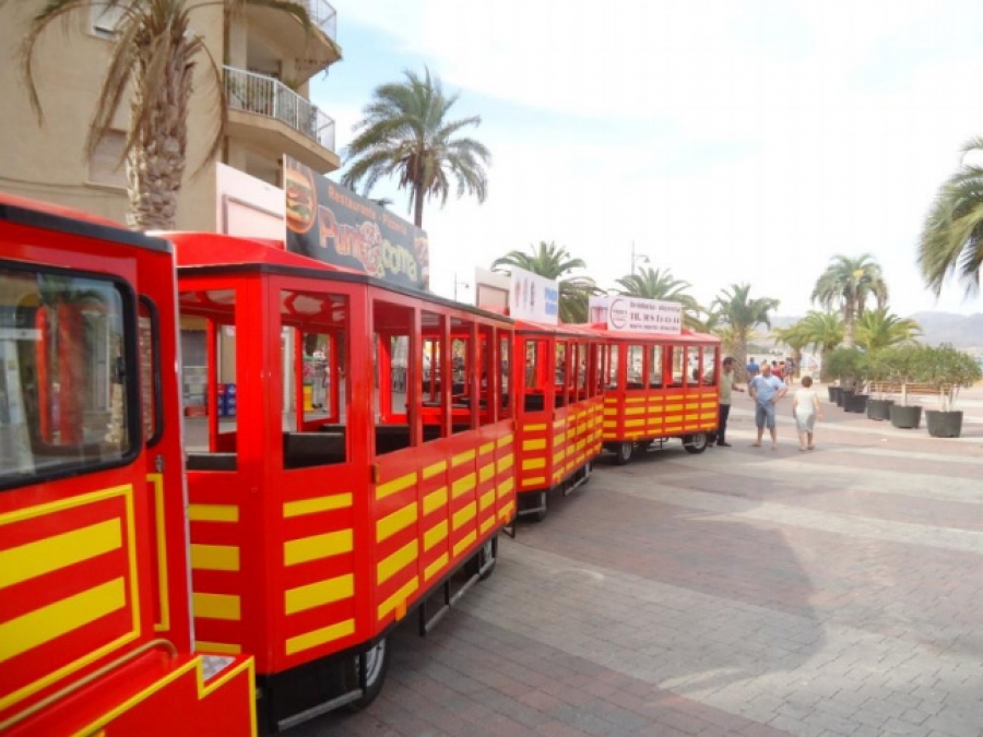 Tren turístico de segunda mano rojo - marca Deltrain- VENDIDO!